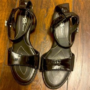 Born crown patent leather sandals